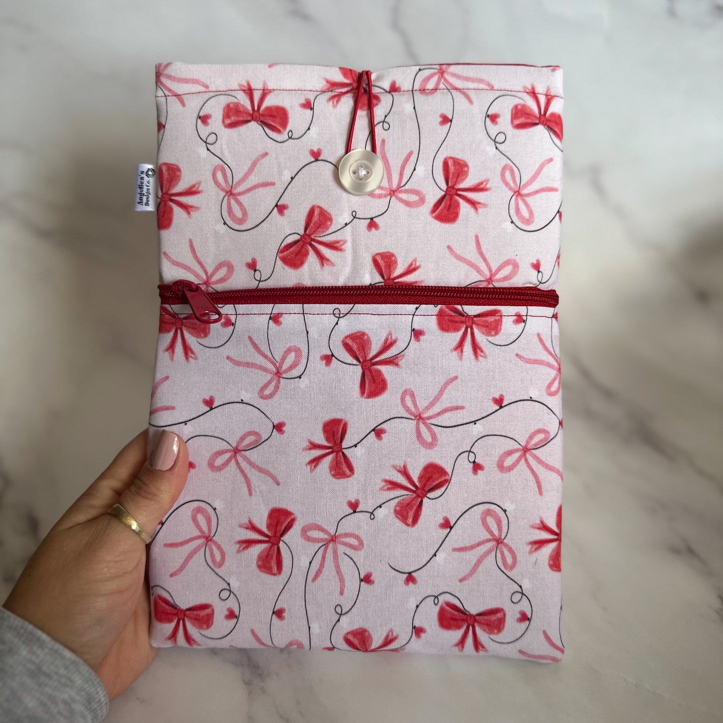 LOVESTRUCK book sleeve