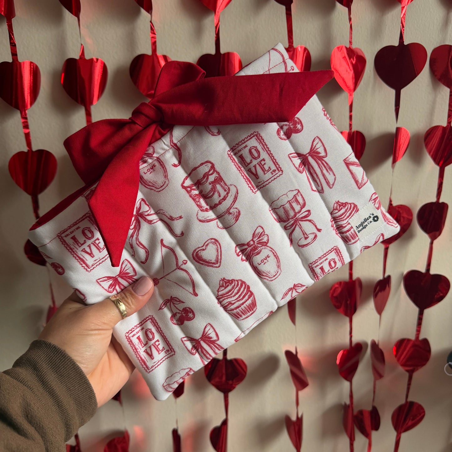 VINTAGE VALENTINE quilted booksleeve