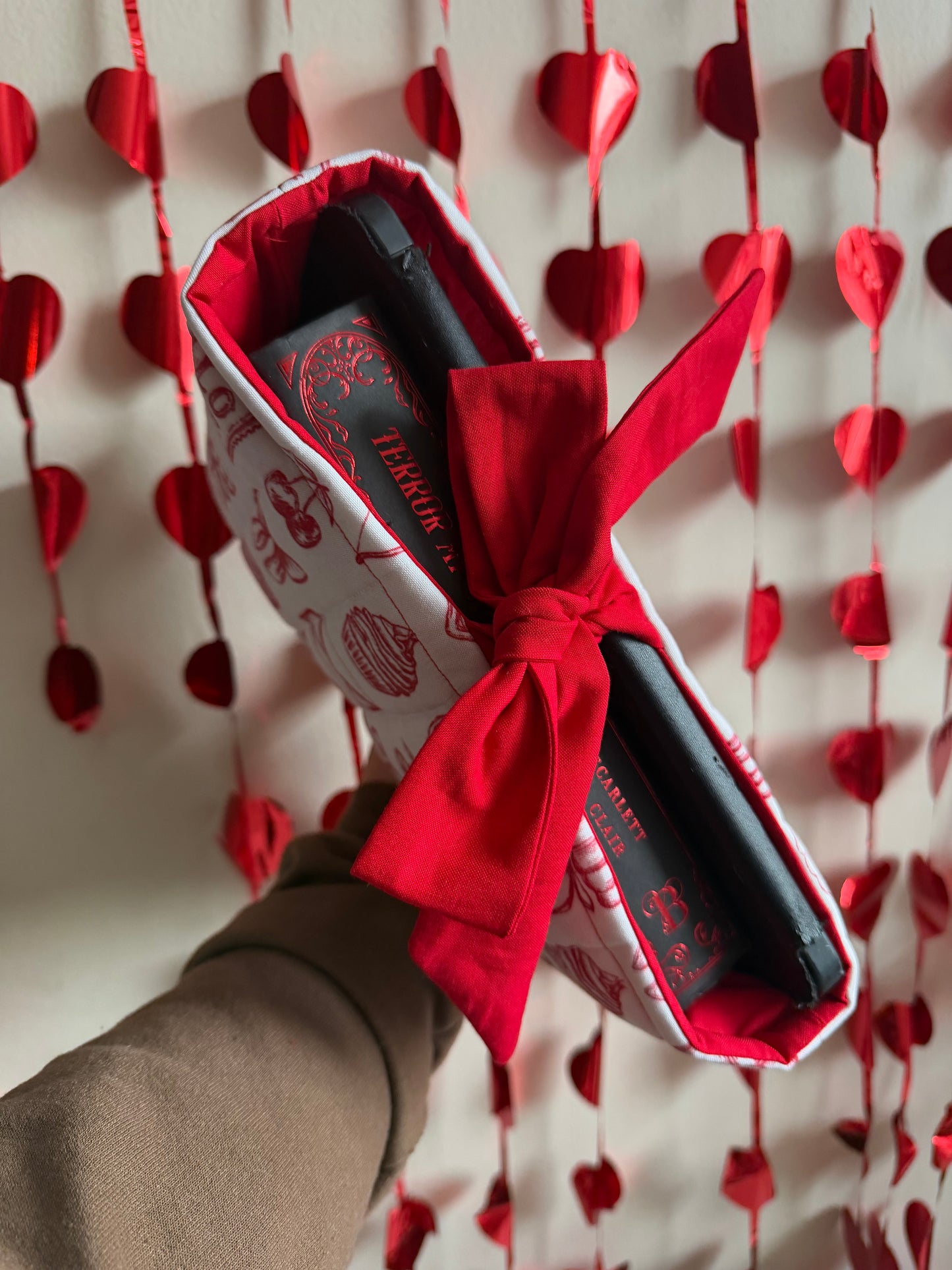 VINTAGE VALENTINE quilted booksleeve
