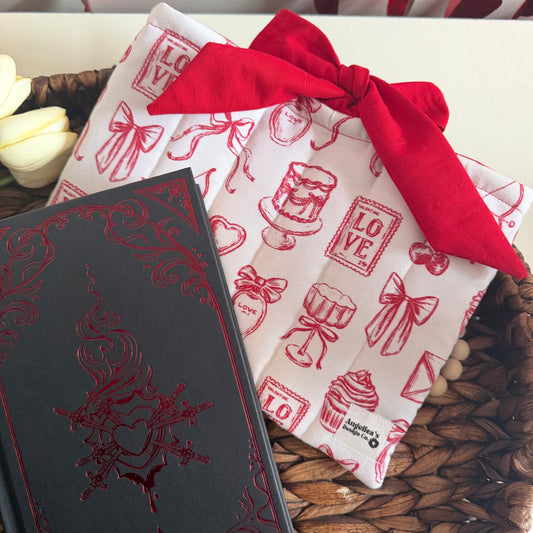 VINTAGE VALENTINE quilted booksleeve