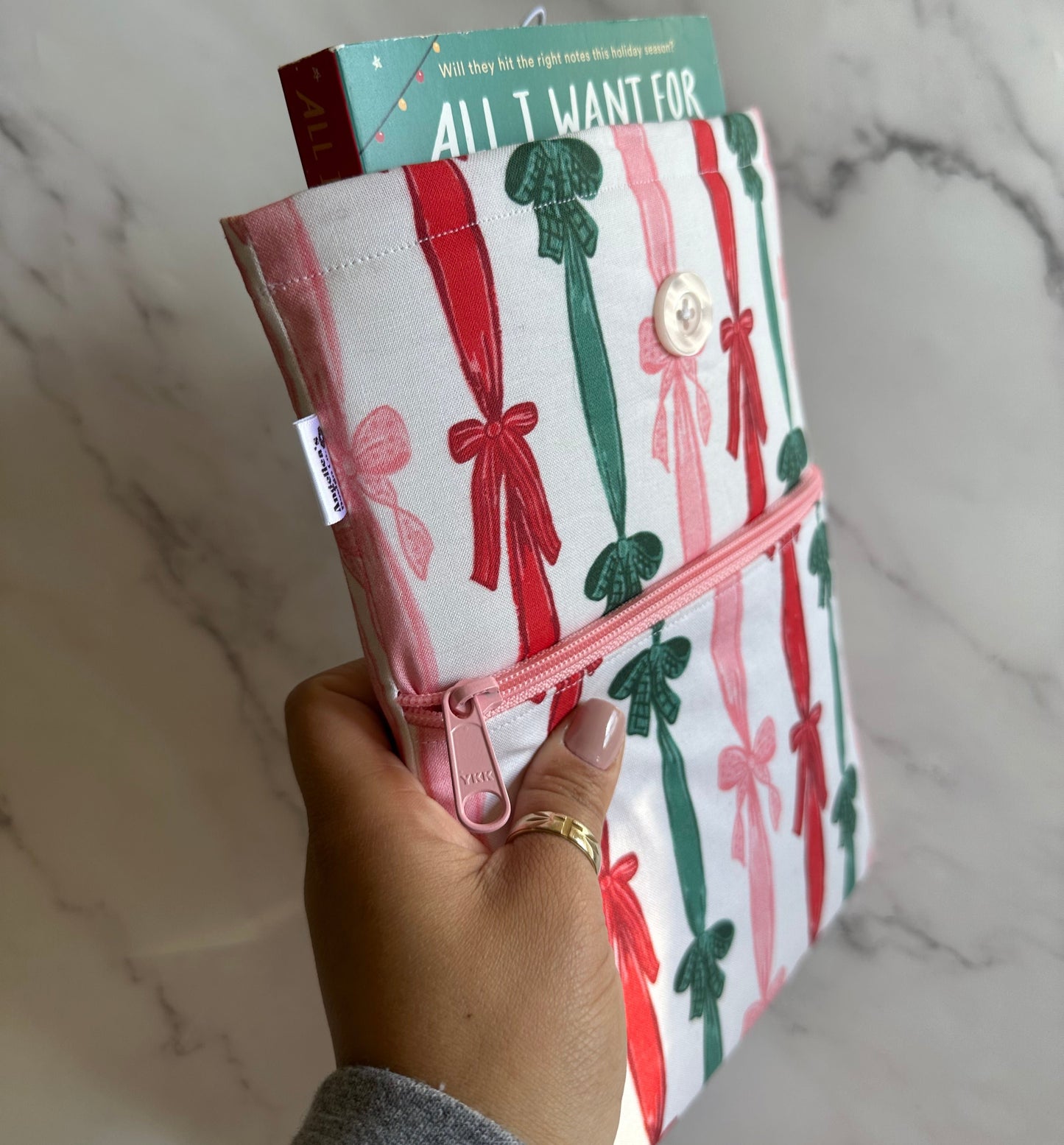 CHRISTMAS BOWS book sleeve