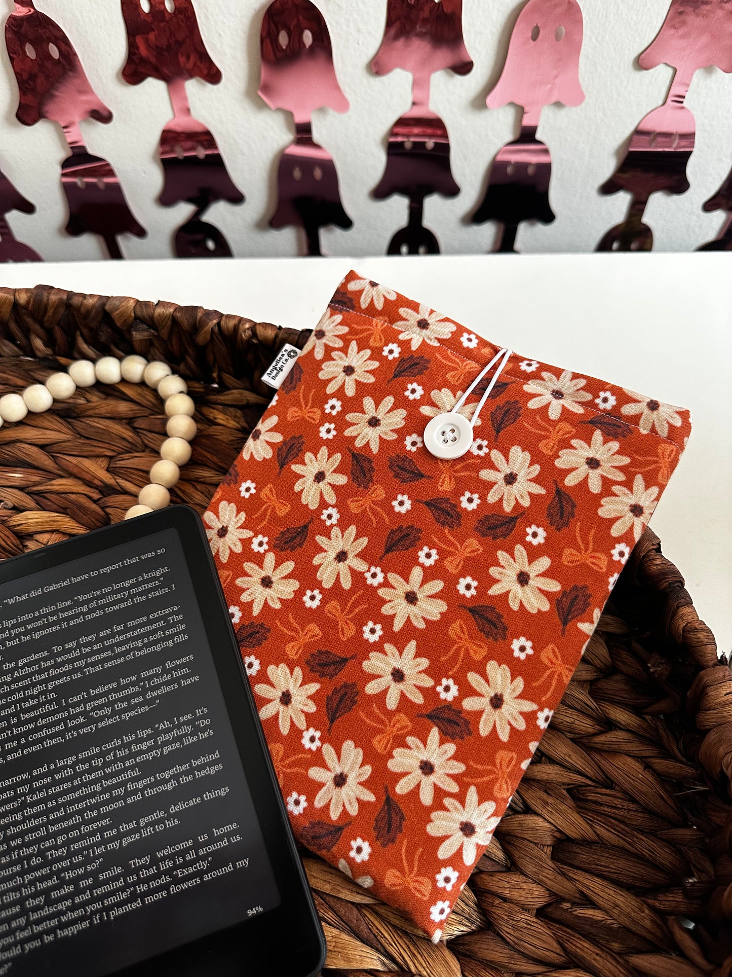 IT'S GIVING AUTUMN booksleeve